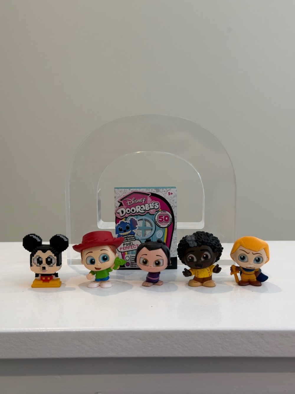 New Set of 5 Series 12 PIXEL PERFECT Disney Doorables - Mickey Mouse, Andy, Noi
